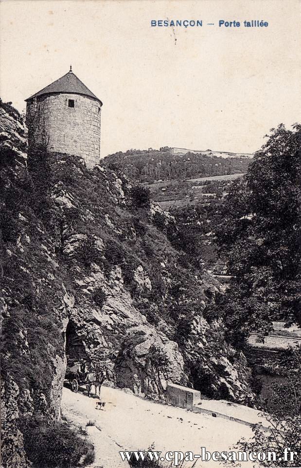BESANÇON - Porte taillée
